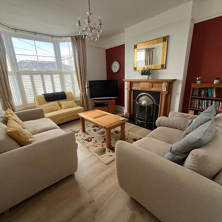 Spacious First Floor Family Flat, Sea View ทอร์คิ ภายนอก รูปภาพ
