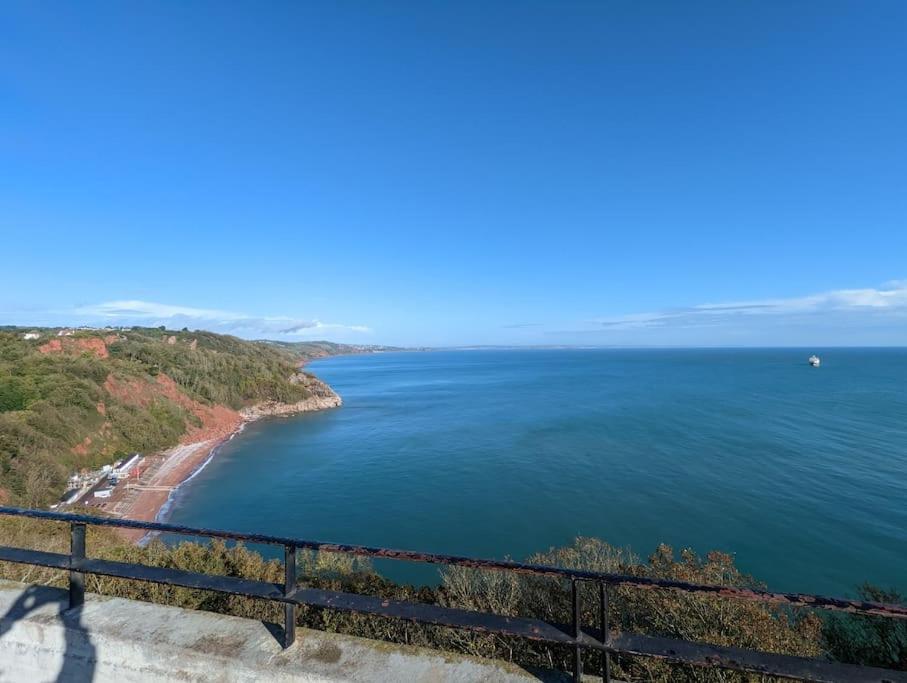 Spacious First Floor Family Flat, Sea View ทอร์คิ ภายนอก รูปภาพ